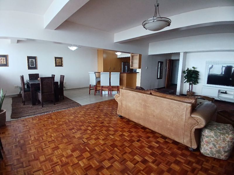 Beachfront Living at Its Best – Spacious 3-Bed Apartment in Quigney - Photo 10