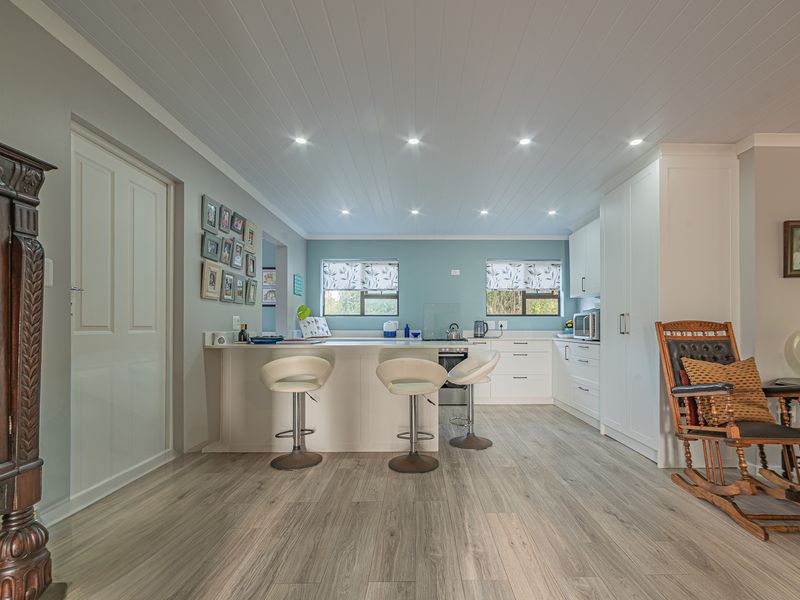 Contemporary, wooden gem situated 200 meters from the beach. - Photo 7