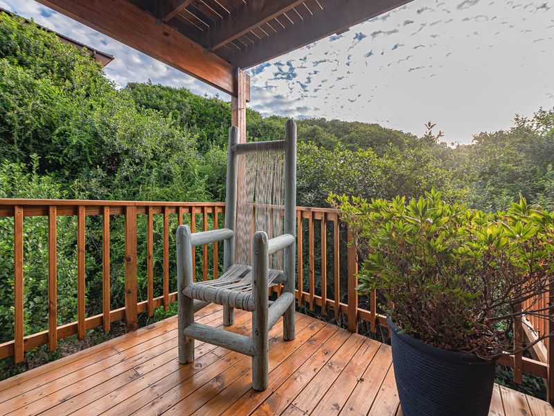 Contemporary, wooden gem situated 200 meters from the beach. - Photo 6