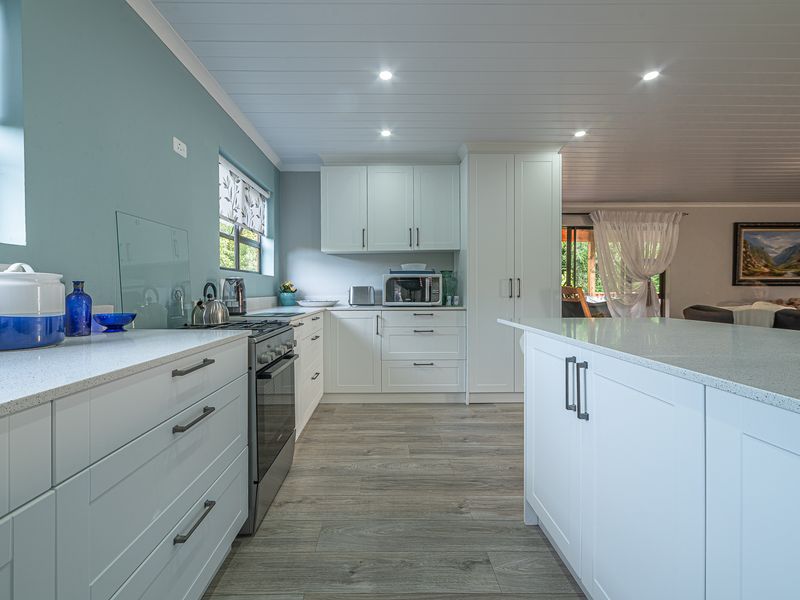 Contemporary, wooden gem situated 200 meters from the beach. - Photo 9