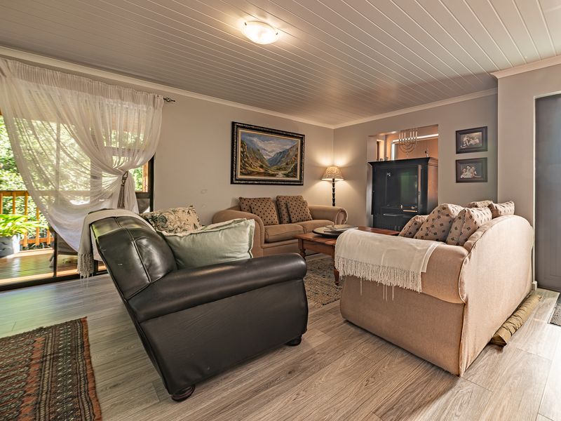 Contemporary, wooden gem situated 200 meters from the beach. - Photo 4