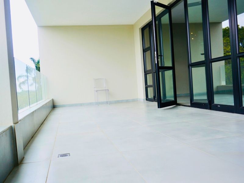 Contemporary First Floor Apartment in Central Durban North - Photo 2