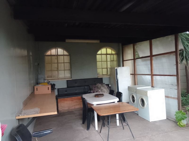 Move-In Ready Family Gem with Flatlet – Priced to Go! - Photo 8