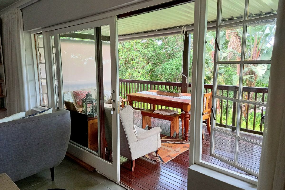 Immaculate Townhouse in Sought-after Eco-Estate - Photo 4