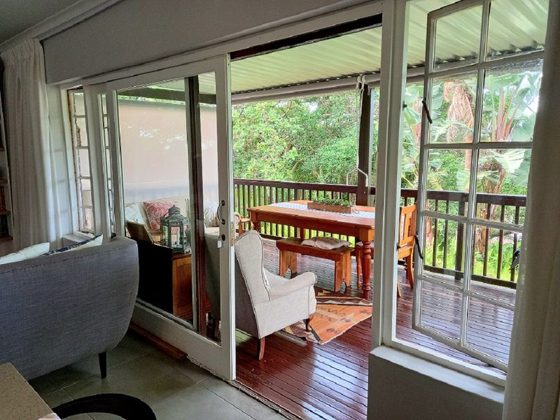 Immaculate Townhouse in Sought-after Eco-Estate - Photo 4