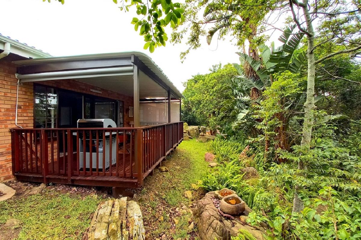 Immaculate Townhouse in Sought-after Eco-Estate - Photo 3