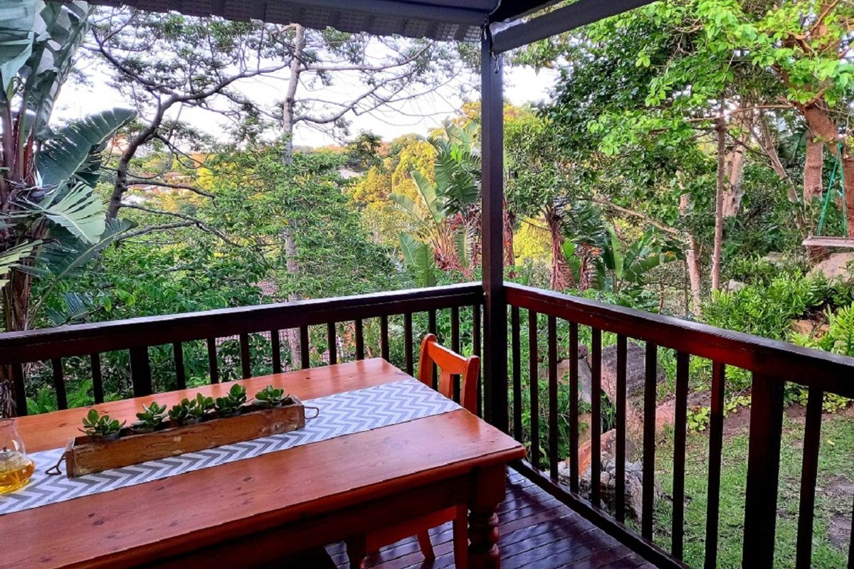 Immaculate Townhouse in Sought-after Eco-Estate - Photo 2