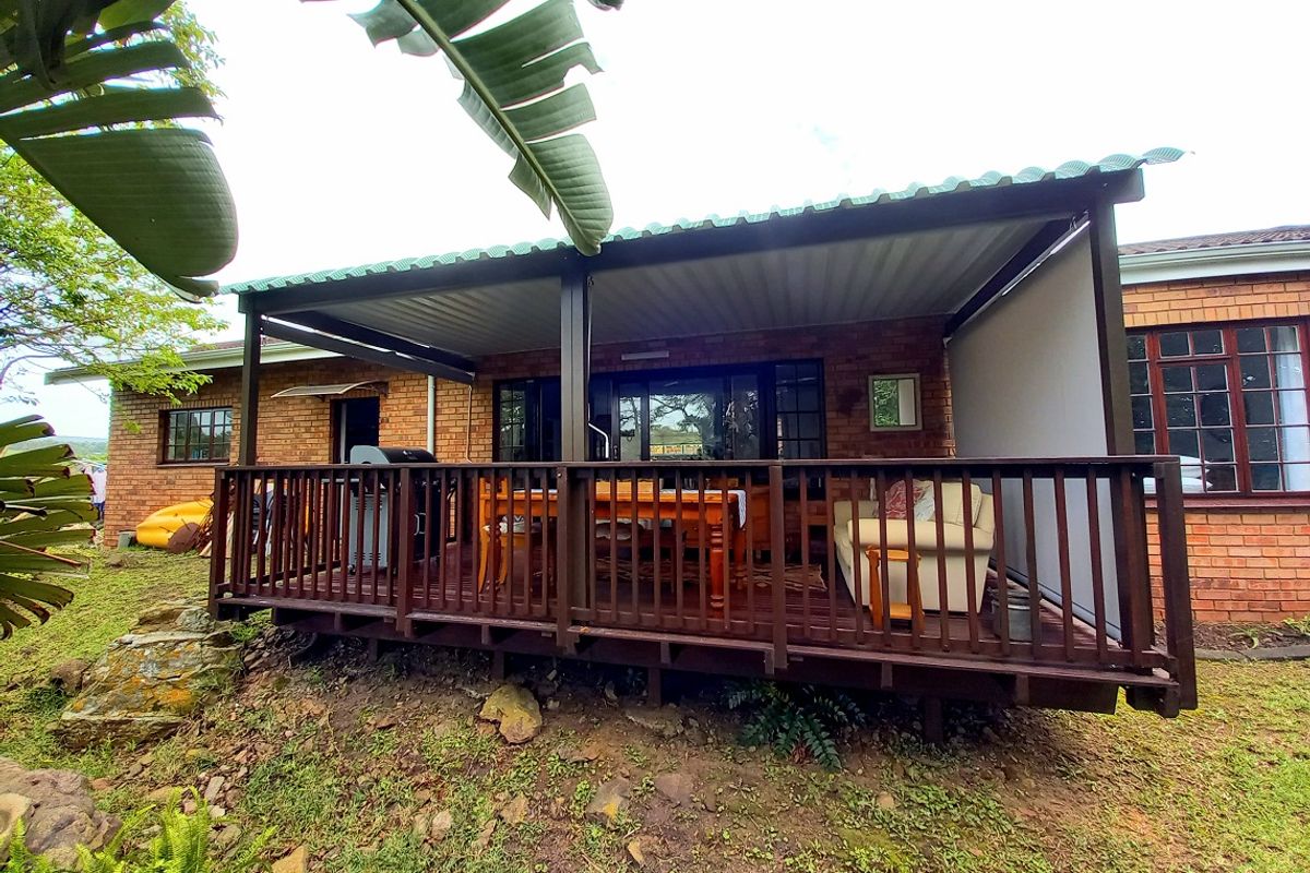 Immaculate Townhouse in Sought-after Eco-Estate - Photo 5