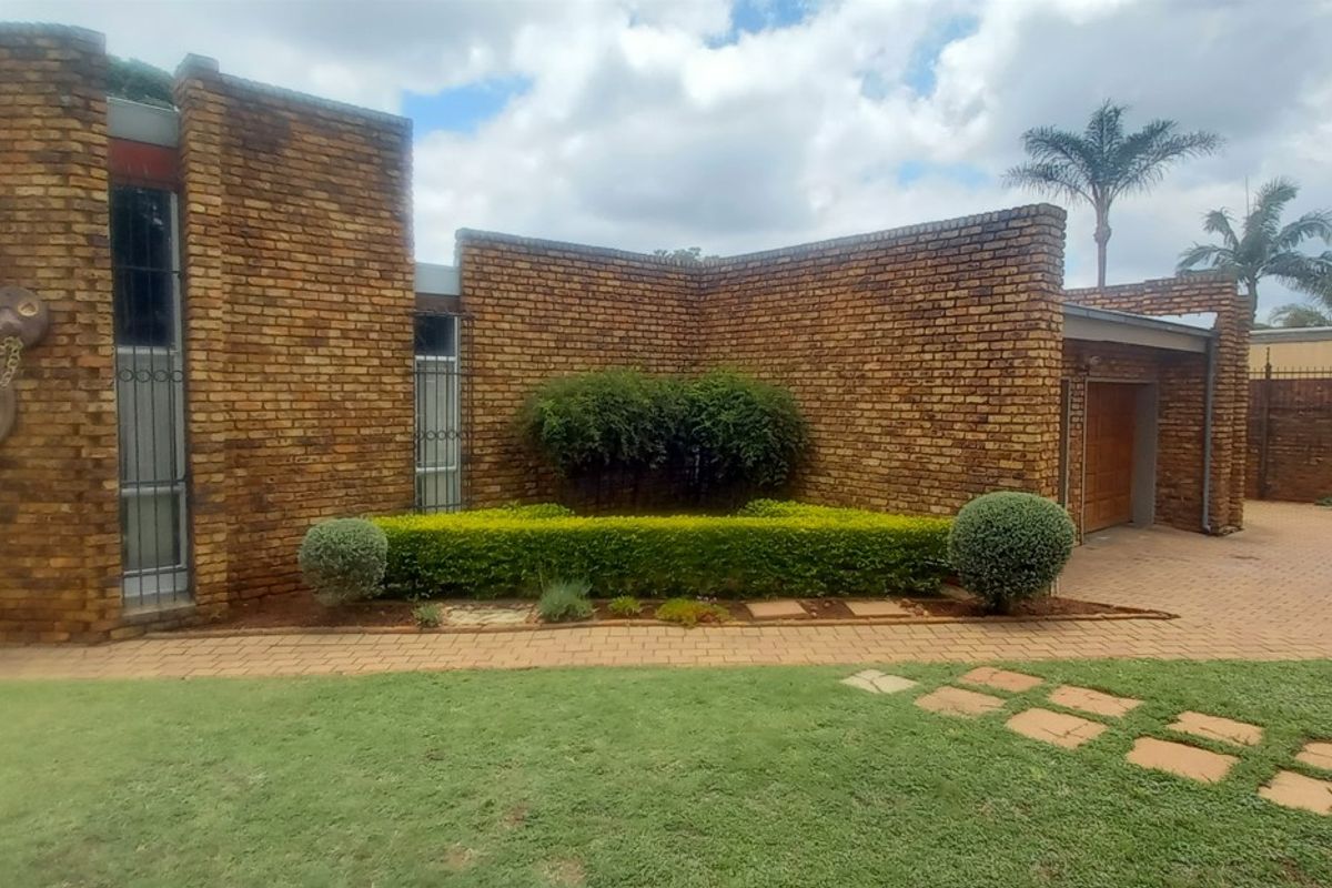 Bargain - 5 bedroom family home for sale in Monument Park Boomed off area! - Photo 3