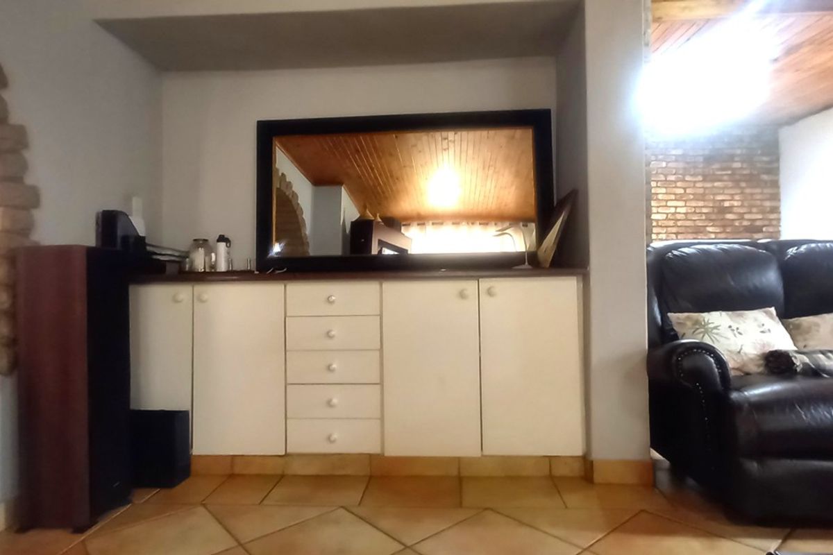 Bargain - 5 bedroom family home for sale in Monument Park Boomed off area! - Photo 5