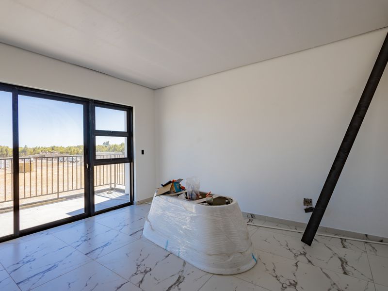 Eco-Luxury in Sandown - No Transfer Duty! - Photo 8