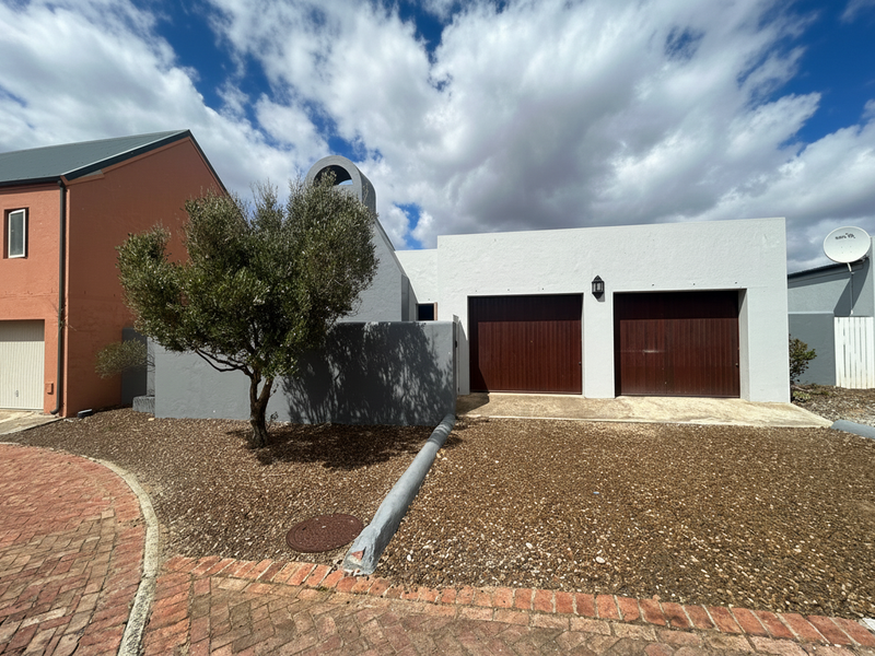 Spacious 3-Bedroom Home in De Oude Arena Estate – Bredasdorp - Photo 1