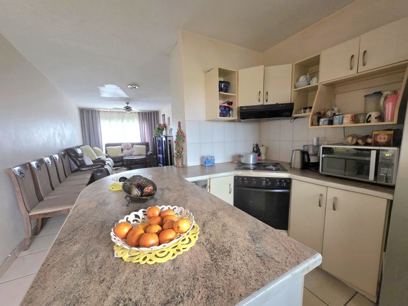 Convenient Living in a Secure Complex - Photo 3