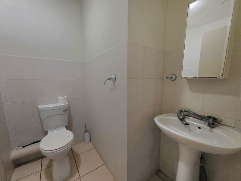 Convenient Living in a Secure Complex - Photo 8