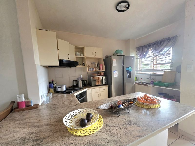 Convenient Living in a Secure Complex - Photo 4