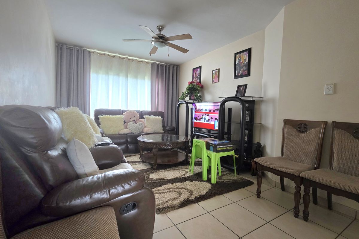 Convenient Living in a Secure Complex - Photo 5