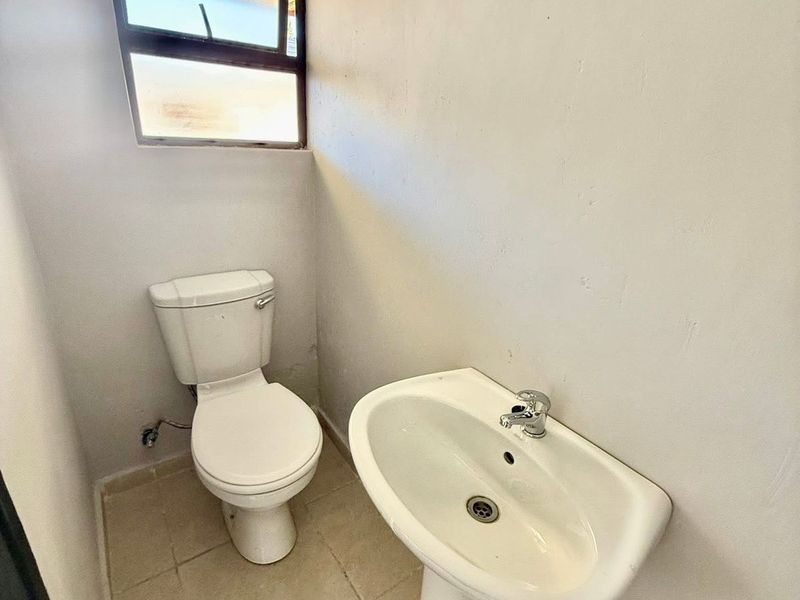Apartment Rental Monthly In Secunda - Photo 4