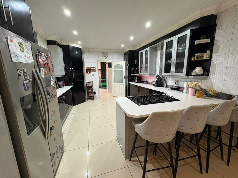 Your Dream 3 Bedroom Modern Home Awaits - Photo 8