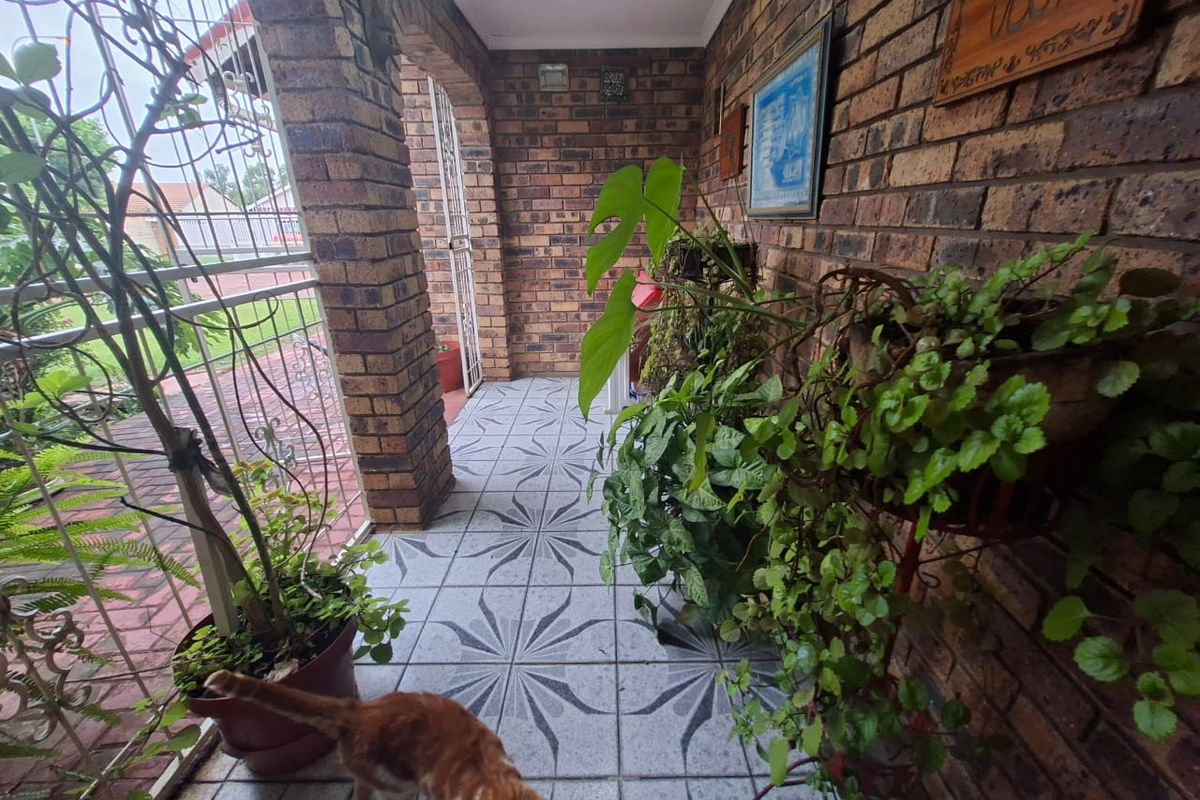 Spacious 4-bedroom Family Home in Bakerton - Photo 5