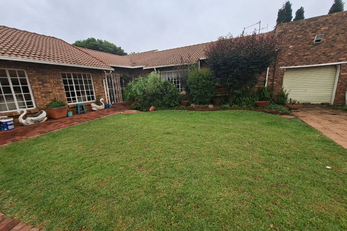 Spacious 4-bedroom Family Home in Bakerton - Photo 3