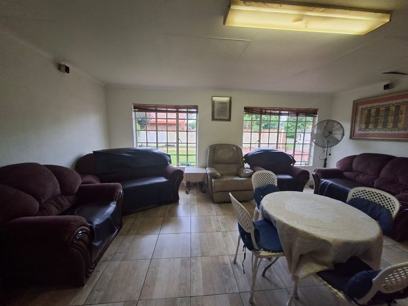 Spacious 4-bedroom Family Home in Bakerton - Photo 7