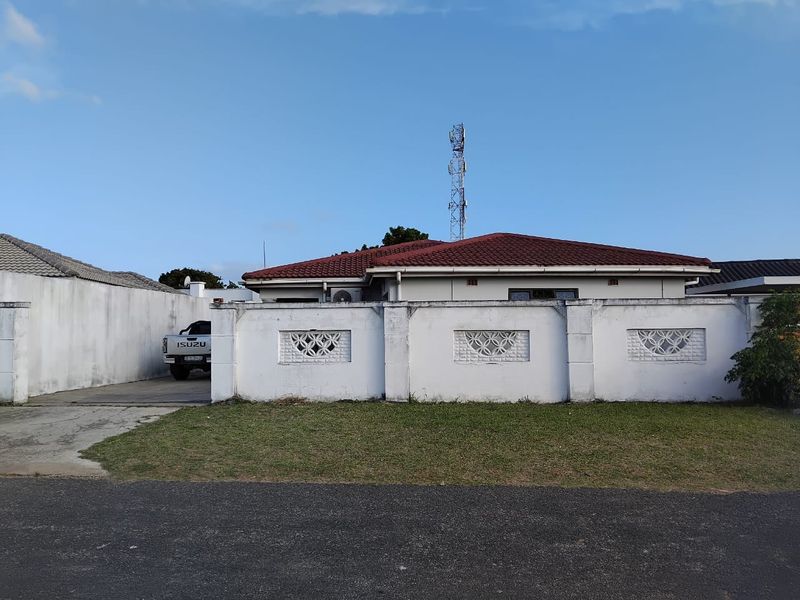 3-Bedroom Home in Prime Location - Photo 2