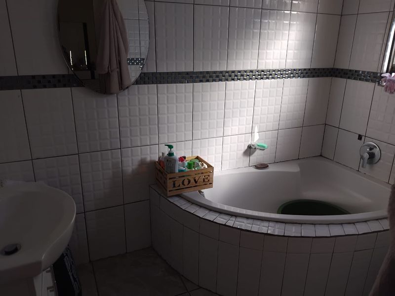 3-Bedroom Home in Prime Location - Photo 10