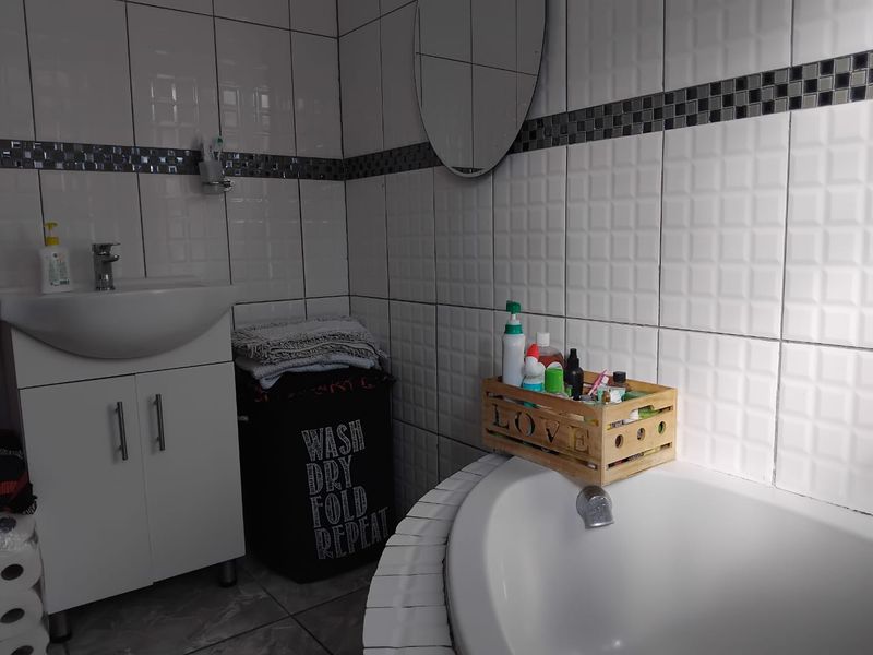 3-Bedroom Home in Prime Location - Photo 9