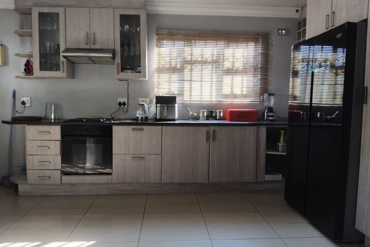 3-Bedroom Home in Prime Location - Photo 3
