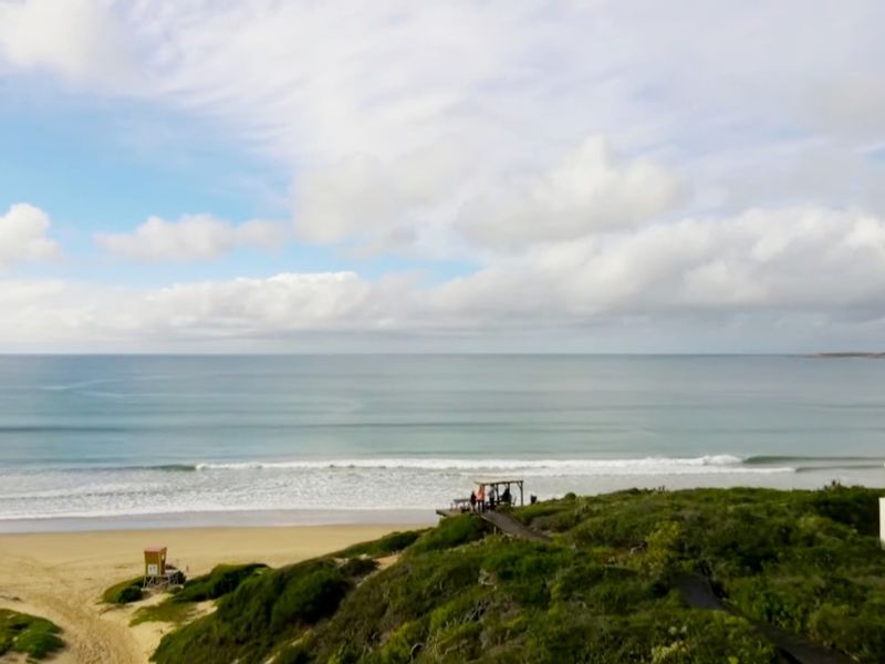 Prime 597m2 Level Stand With Sea Views!  Walk to the Beach! - Photo 8