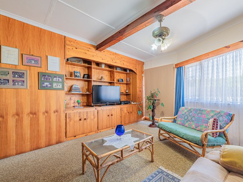 This wooden house is very close to the ocean. - Photo 7