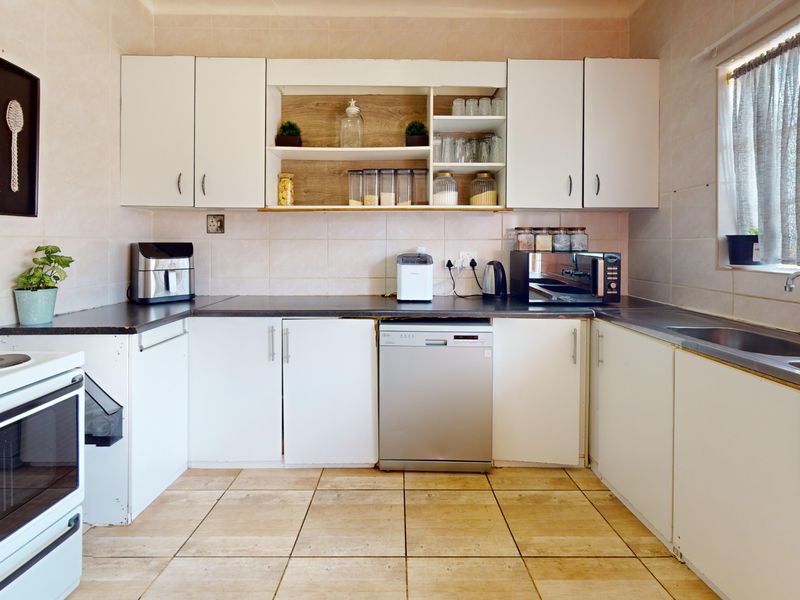 Starting to bid from R999,000! Non-Distressed Live Luxury Auction! - Photo 3