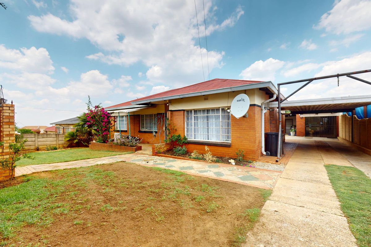 Starting to bid from R999,000! Non-Distressed Live Luxury Auction! - Photo 2