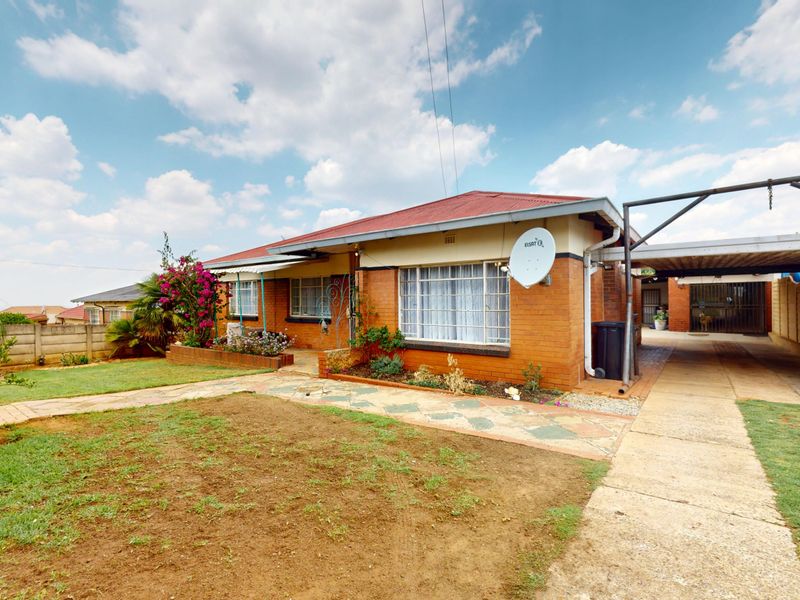 Starting to bid from R999,000! Non-Distressed Live Luxury Auction! - Photo 2