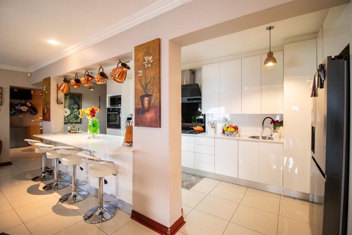 4 Bedroom House for Sale in Reading Country Estate , New Redruth - Photo 3