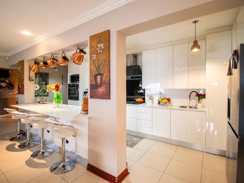 4 Bedroom House for Sale in Reading Country Estate , New Redruth - Photo 3