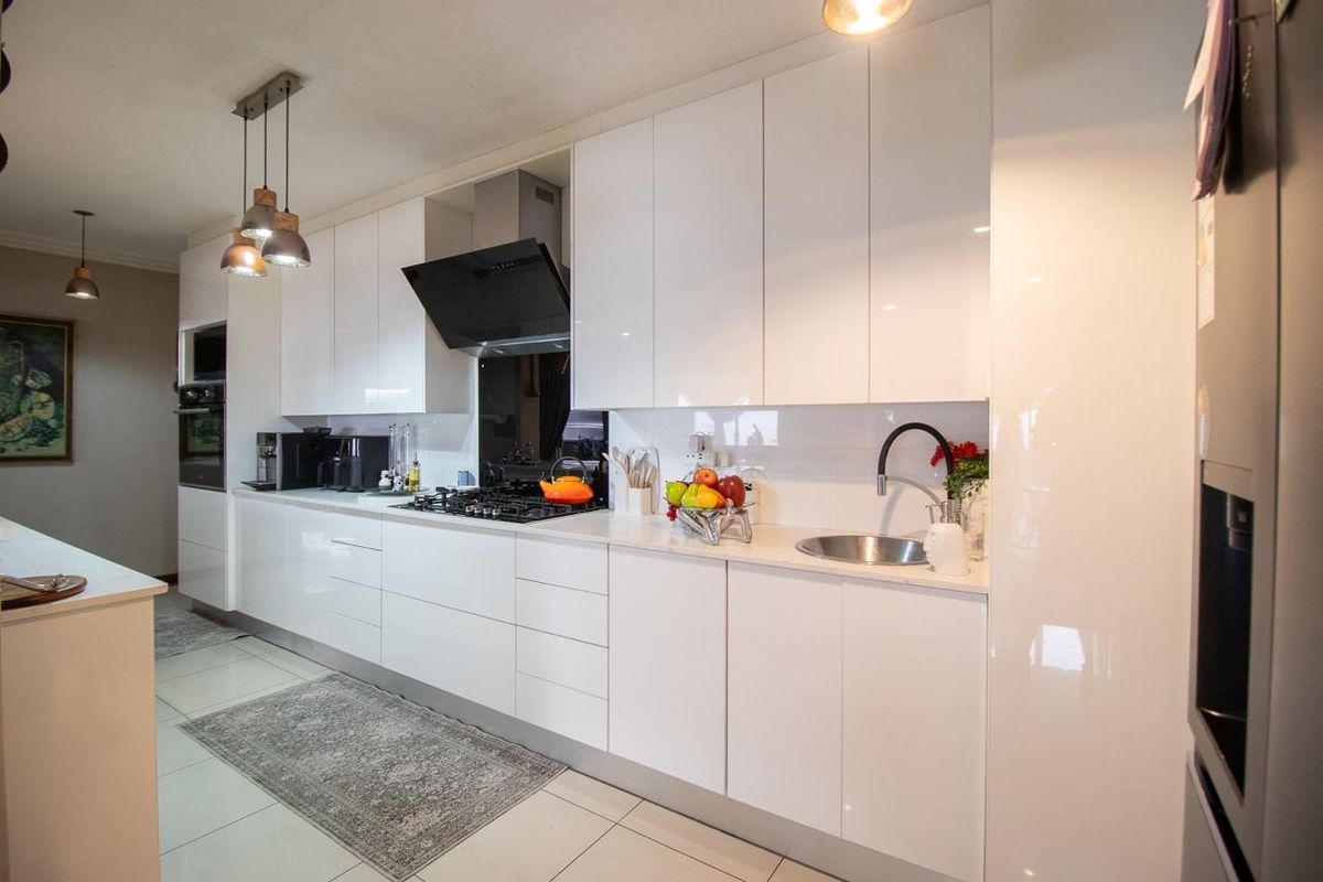 4 Bedroom House for Sale in Reading Country Estate , New Redruth - Photo 4