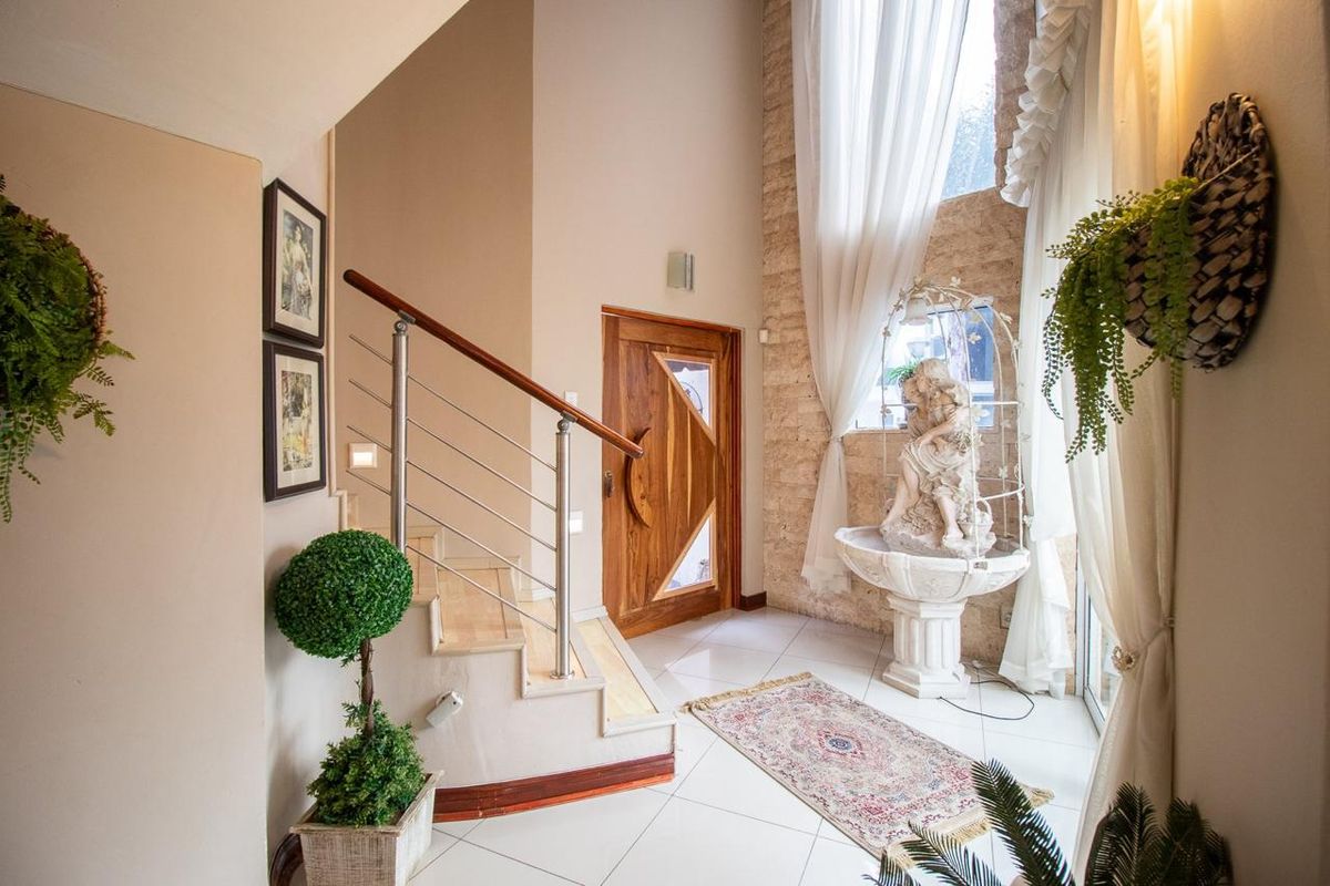 4 Bedroom House for Sale in Reading Country Estate , New Redruth - Photo 2