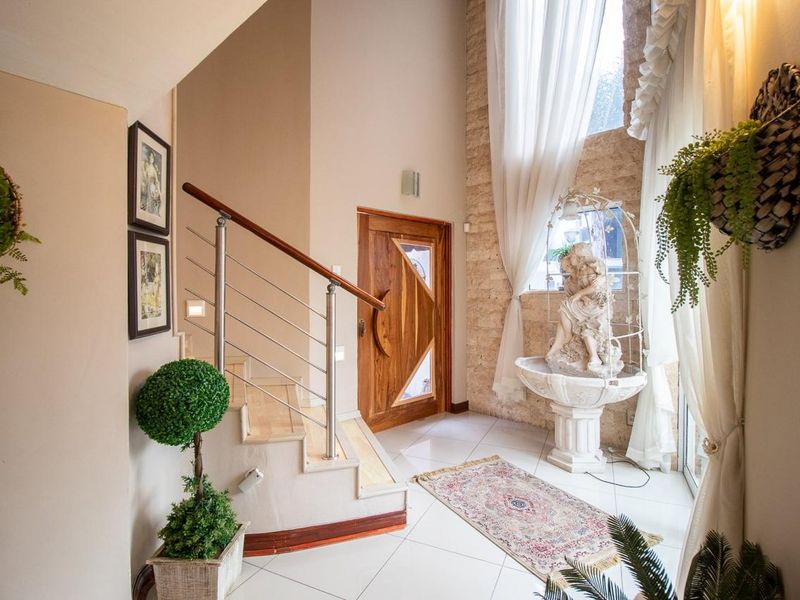 4 Bedroom House for Sale in Reading Country Estate , New Redruth - Photo 2