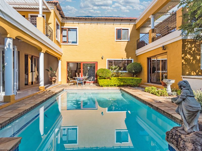 Rare Villa Style Home in the Heart of Ruimsig Country Estate - Photo 5