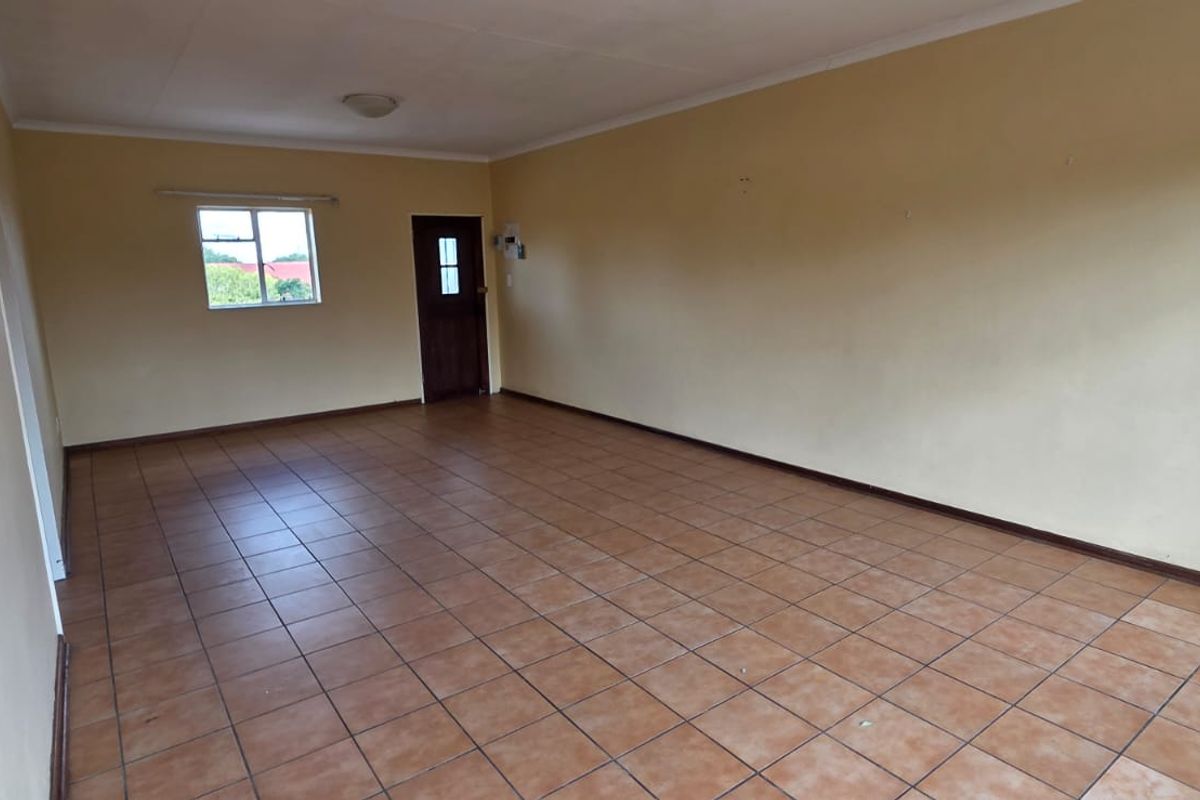 Apartment For Sale In Potchefstroom - Photo 3
