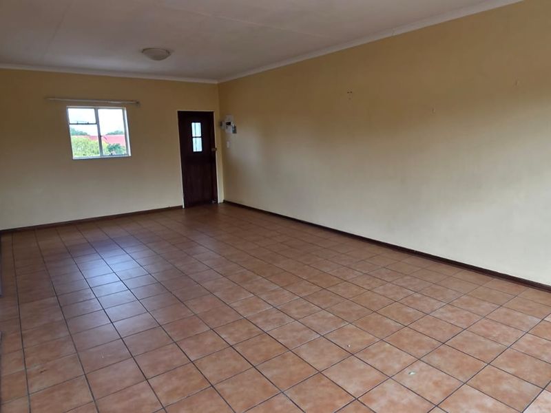 Apartment For Sale In Potchefstroom - Photo 3