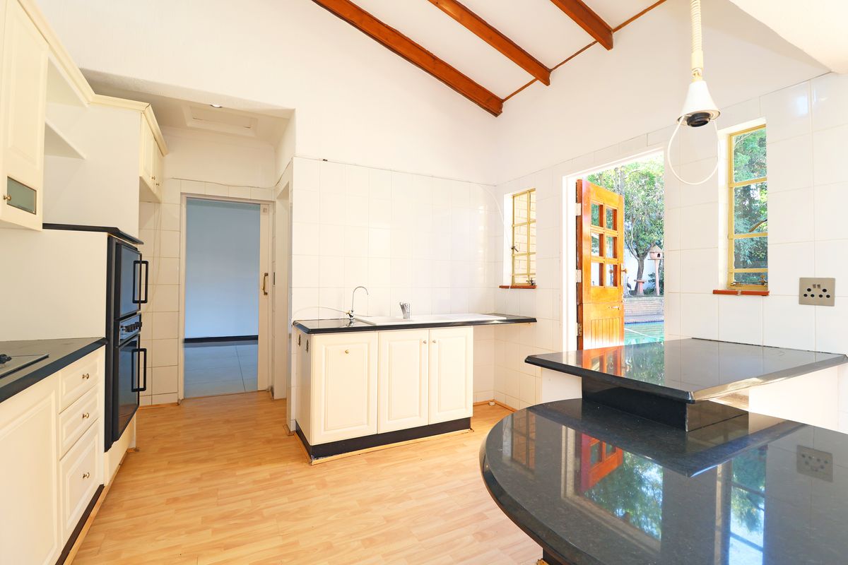 Potential, privacy and prime position!! - Photo 4