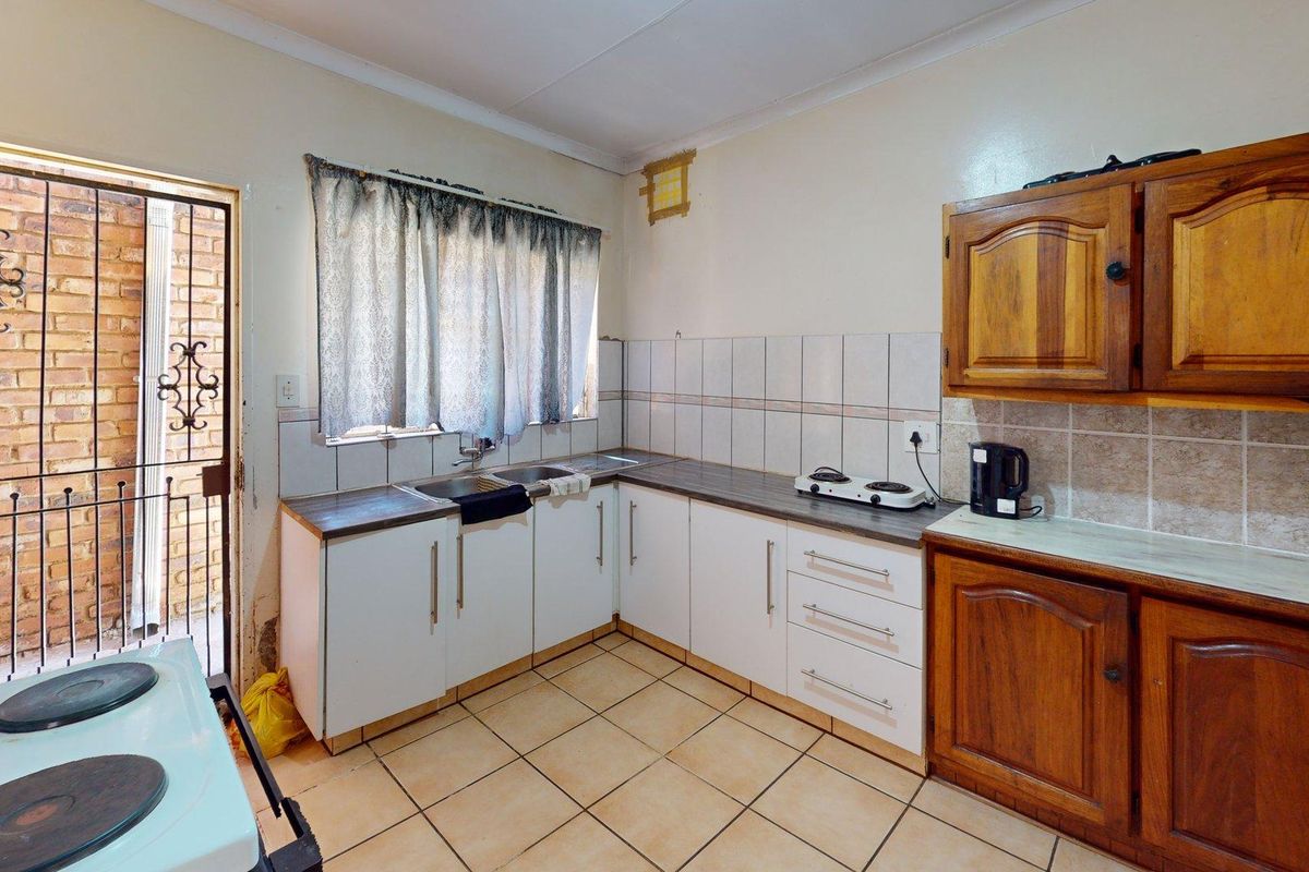 Incredible investment property - Photo 3