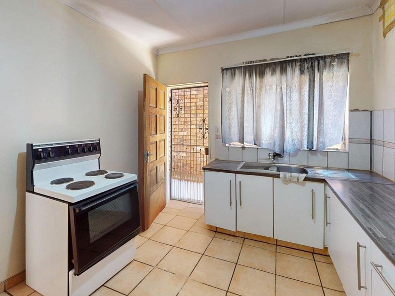 Incredible investment property - Photo 4