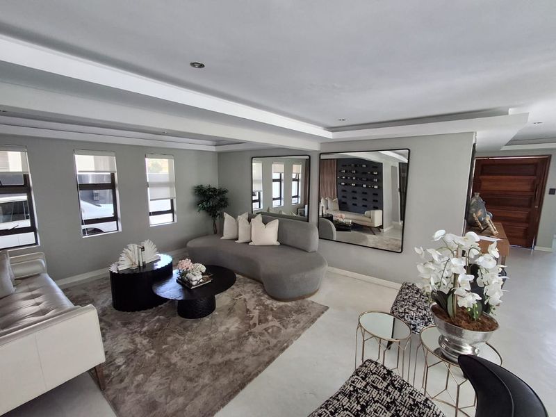 Elegant Double-Storey Home for Sale in Thornbrook Golf Estate, Theresapark - Photo 2