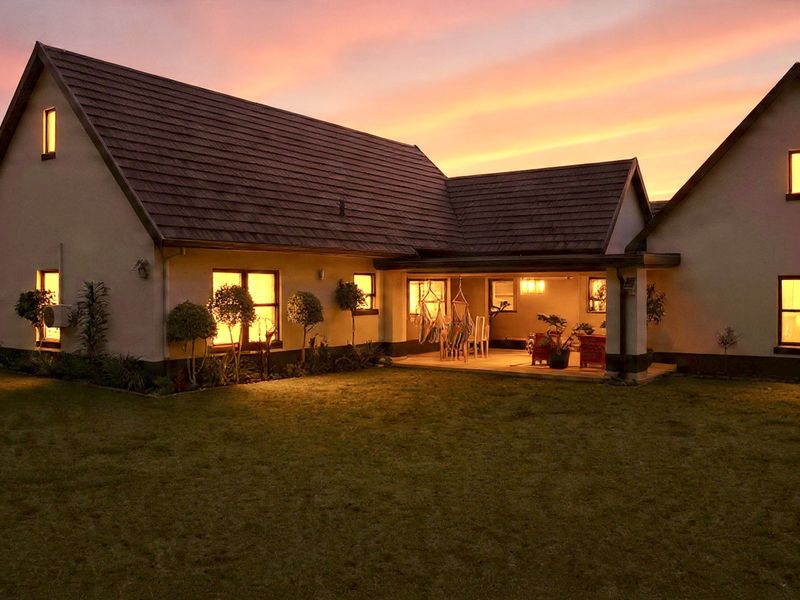 Easy Simplex Living in Cotswold Downs with large garden - Photo 3
