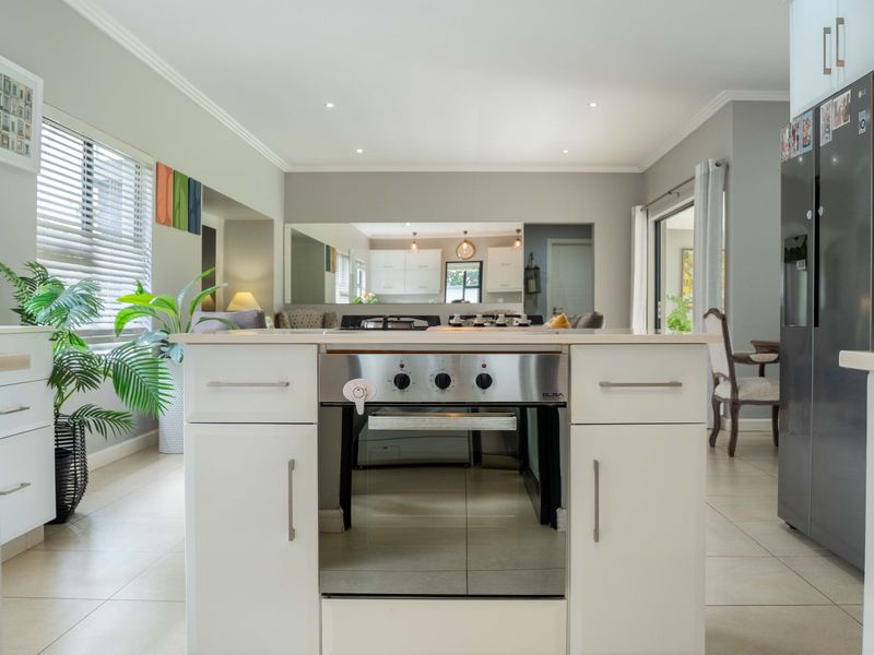 Easy Simplex Living in Cotswold Downs with large garden - Photo 8