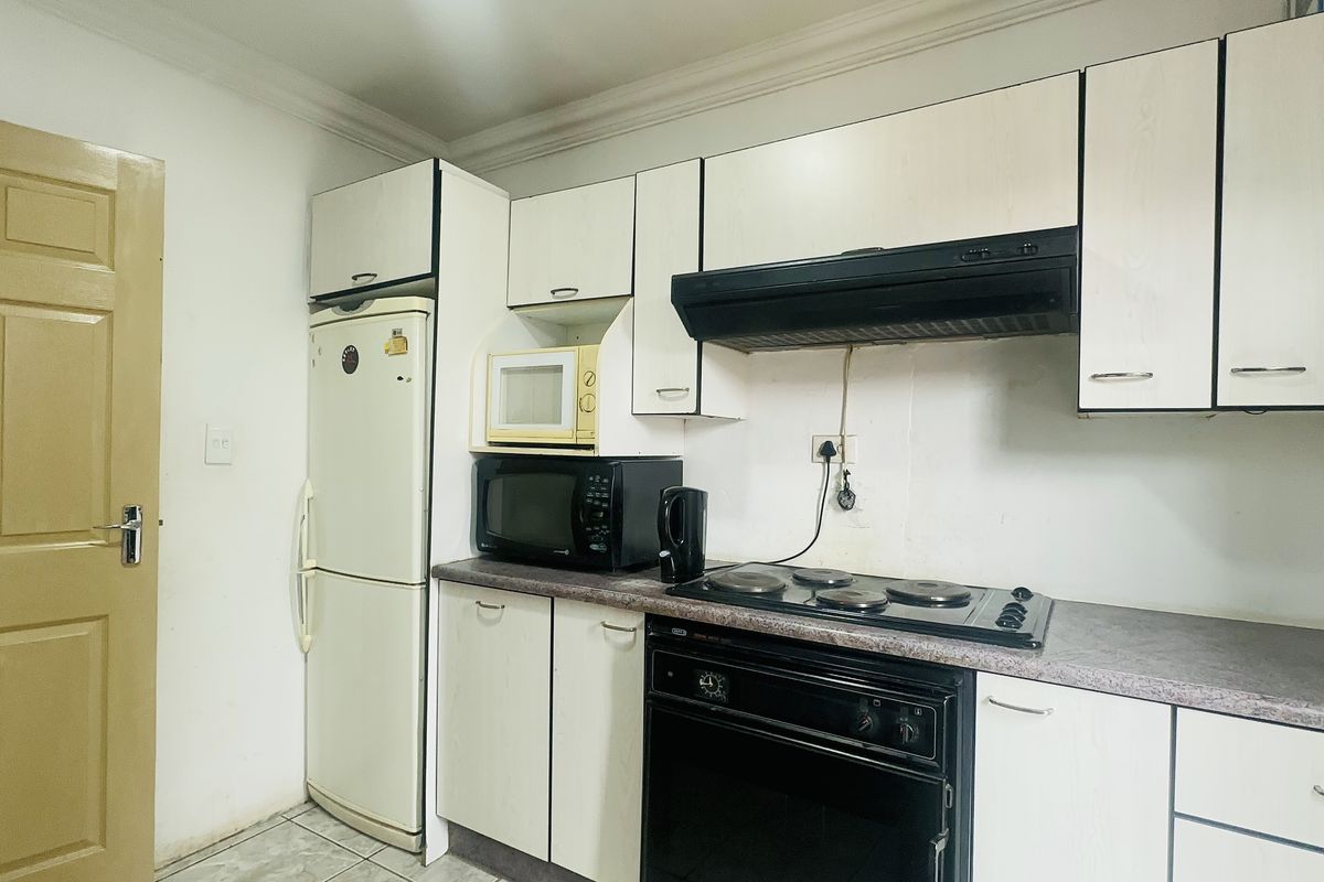 Neat Family Home in Tsakane Ext 5 - Photo 3