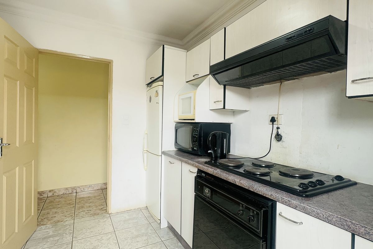 Neat Family Home in Tsakane Ext 5 - Photo 5